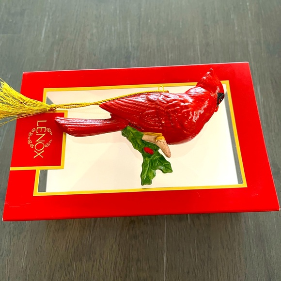 New Lenox Cardinal Ornament - Picture 3 of 6